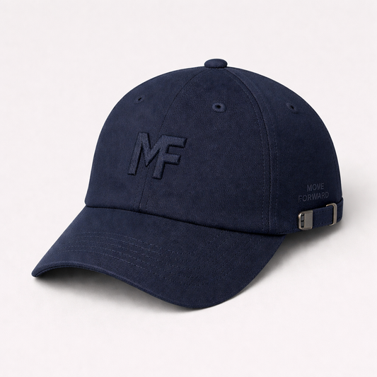 Motifaith Signature Cap Minimalistische cap met geborduurd MF-logo en subtiele “Move Forward” tekst.
